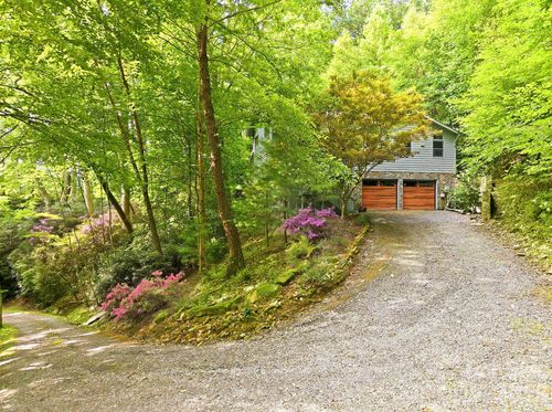 63 Chestnut Forest Rd, Fairview, NC, 28730-8686 | Card Image