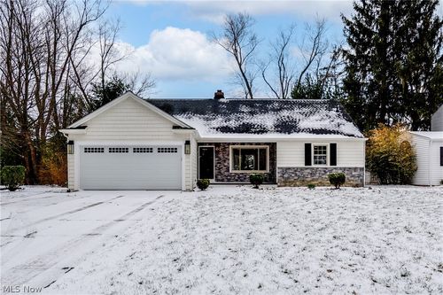 30009 Ednil Dr, Bay Village, OH, 44140-1631 | Card Image
