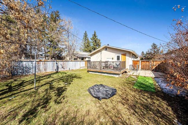 8019 20 A Street Se, Home with 3 bedrooms, 1 bathrooms and 2 parking in Calgary AB | Image 22