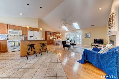 46-46 Samuel Ln, Mansfield Center, CT, 06250-1557 | Card Image