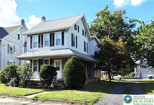 735 W Broad St, Quakertown, PA, 18951-1219 | Card Image