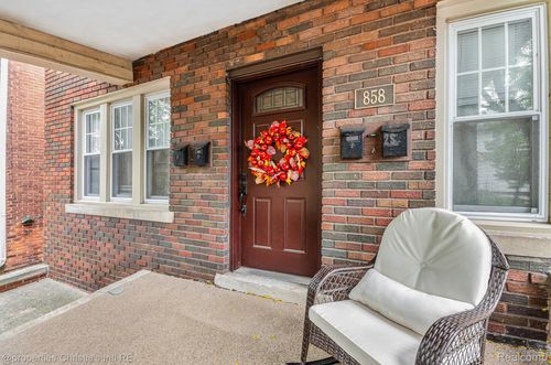 858 Nottingham Road, Grosse Pointe Park, MI, 48230 | Card Image