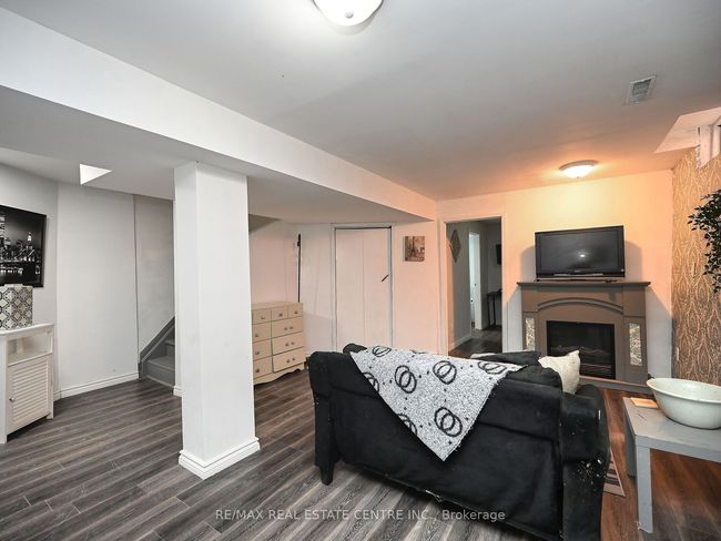8 Stephensen Crt, House other with 4 bedrooms, 3 bathrooms and 2 parking in Brampton ON | Image 38