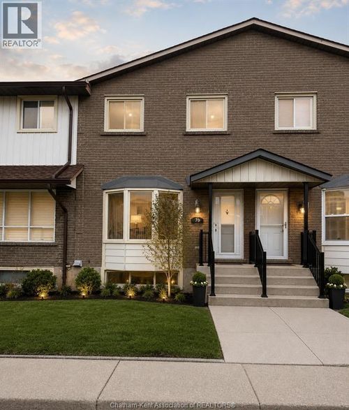 2-241 Limeridge Rd W, Hamilton, ON, L9C2V4 | Card Image