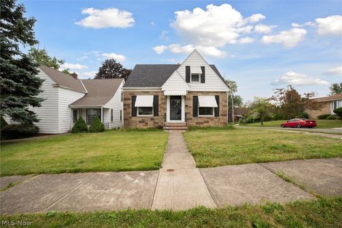 5145 E 114th St, Garfield Heights, OH, 44125-2826 | Card Image