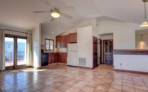 601 Clarendon Ave, Carolina Beach, NC, 28428-4402 | Card Image