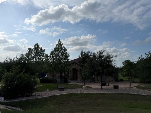 126 Packsaddle Dr, Bastrop, TX, 78602-3597 | Card Image
