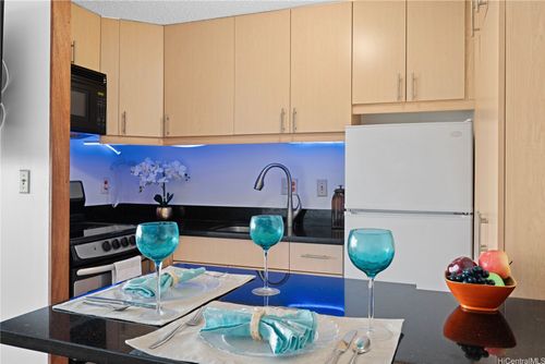 apt-806-2888 Ala Ilima St, Honolulu, HI, 96818-5206 | Card Image