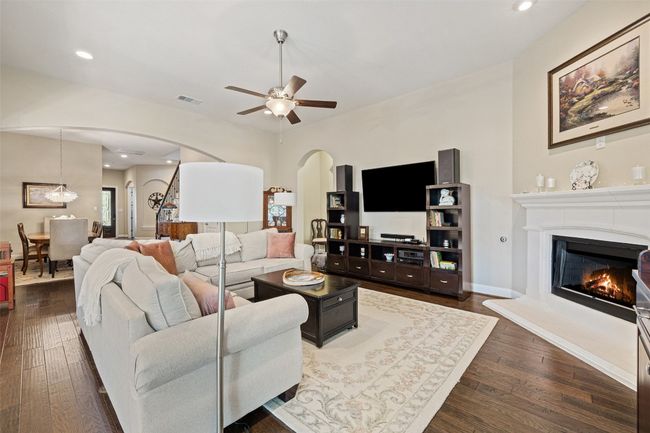 A gas fireplace for cozy winter evenings | Image 16
