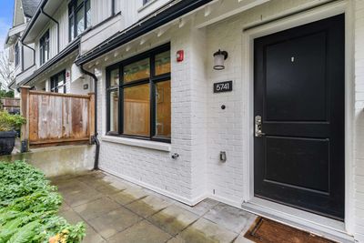 5741 St George St, Townhouse with 3 bedrooms, 2 bathrooms and 1 parking in Vancouver BC | Image 3