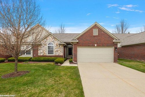 52672 Sable Dr, Macomb, MI, 48042-3567 | Card Image