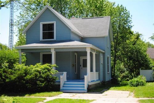 343 2nd St, Manistee, MI, 49660-1747 | Card Image