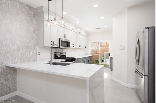 4046 Sparrow Rock St, Las Vegas, NV, 89129-3285 | Card Image