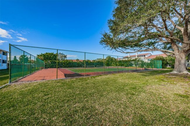2353 Hanover Dr, Townhouse with 2 bedrooms, 2 bathrooms and null parking in DUNEDIN FL | Image 97