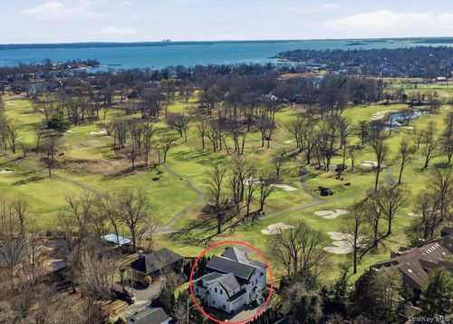 74 Old Post Ln, Mamaroneck, NY, 10543-3918 | Card Image