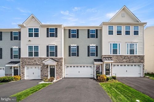 135 Arbor Blvd, PERKASIE, PA, 18944-1217 | Card Image