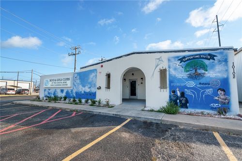 10102 S Padre Island Dr, Corpus Christi, TX, 78418-4410 | Card Image