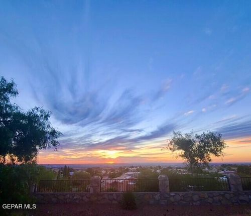 829 Dulce Tierra Dr, El Paso, TX, 79912-2642 | Card Image