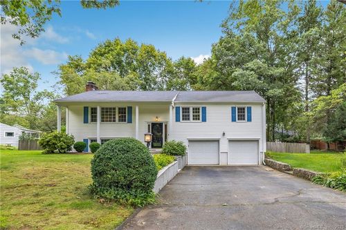 4 Cranbury Woods Rd, Norwalk, CT, 06851-1906 | Card Image