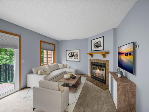 1626 Raindrop Dr, Eagan, MN, 55121-1766 | Card Image