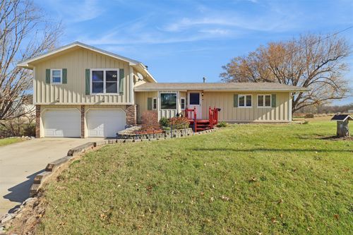 109 S West Ave, Lacona, IA, 50139-1003 | Card Image