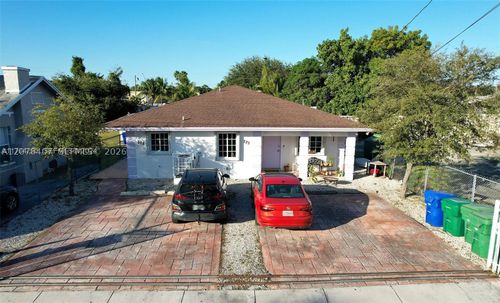 r-225 Nw 53rd St, Miami, FL, 33127-1943 | Card Image