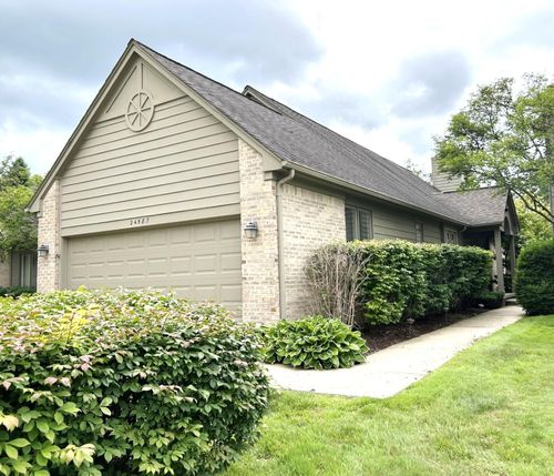24587 Enchanted Dr, Novi, MI, 48374-2947 | Card Image