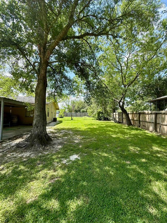 197 Osborne, House other with 3 bedrooms, 2 bathrooms and null parking in Bridge City TX | Image 12