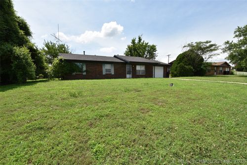 930 N Alex Noon St, Wetumka, OK, 74883-1001 | Card Image