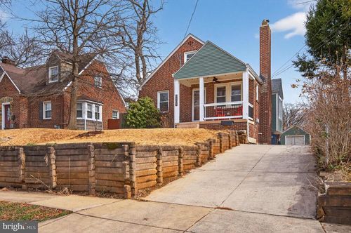 6105 43rd St, RIVERDALE, MD, 20737-1001 | Card Image