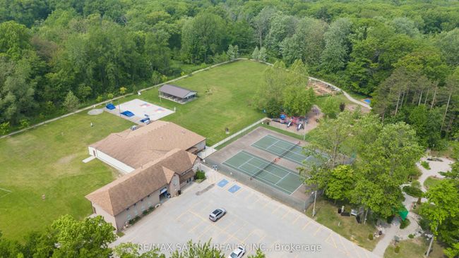 9934 Nipigon St, House other with 2 bedrooms, 2 bathrooms and 2 parking in Port Franks ON | Image 37