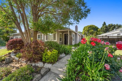 4 Athlone Way, Menlo Park, CA, 94025-1916 | Card Image