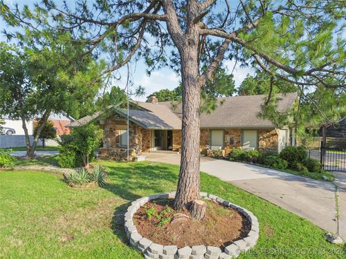 4914 E 75th St, Tulsa, OK, 74136-8211 | Card Image