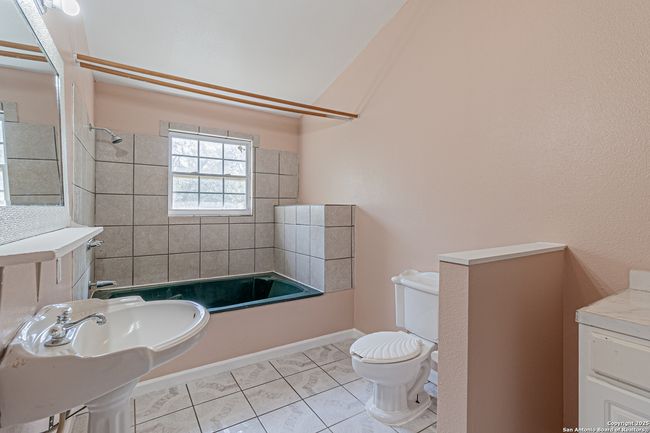 180 Brandon Way, House other with 3 bedrooms, 2 bathrooms and null parking in Poteet TX | Image 27