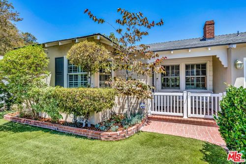 10257 Camarillo St, Toluca Lake, CA, 91602-1658 | Card Image