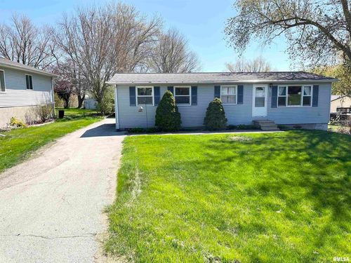 513 N Maple St, West Branch, IA, 52358-9653 | Card Image