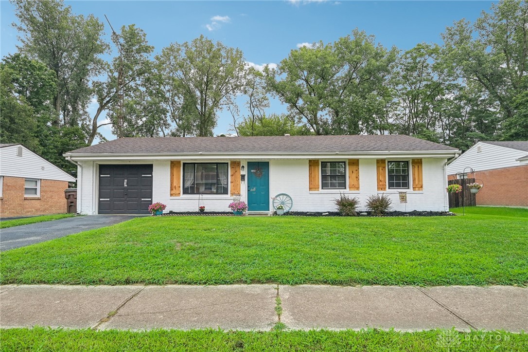 Amsterdam Dr, Xenia, OH 45385