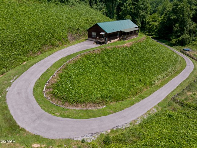 1869 Begonia Way, House other with 3 bedrooms, 2 bathrooms and null parking in Sevierville TN | Image 4