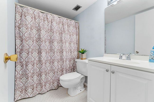 APT-106 - 31 Abbey Ln, Condo with 2 bedrooms, 2 bathrooms and null parking in Delray Beach FL | Image 20