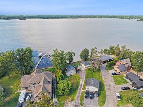 33 B Oakdale Lane, Renfrew, ON, K7V3Z8 | Card Image