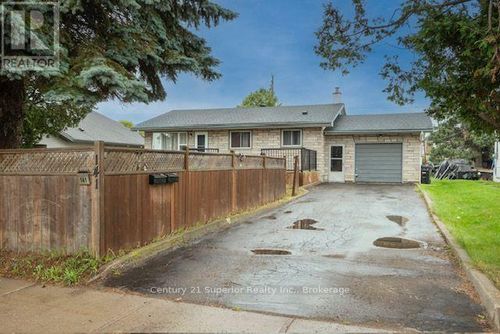 141 Gore St E, Thunder Bay, ON, P7E3R2 | Card Image