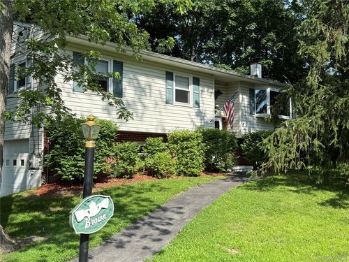 11 Sherwood Hts, Wappingers Falls, NY, 12590-3408 | Card Image