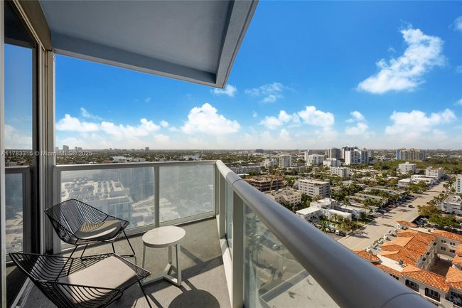 1802 - 3101 Bayshore Dr, Condo with 2 bedrooms, 2 bathrooms and null parking in Fort Lauderdale FL | Image 25