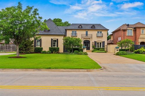 6415 N Pennsylvania Ave, Nichols Hills, OK, 73116-5625 | Card Image