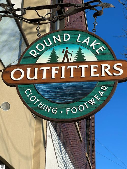 405 Bridge St, Charlevoix, MI, 49720-1416 | Card Image