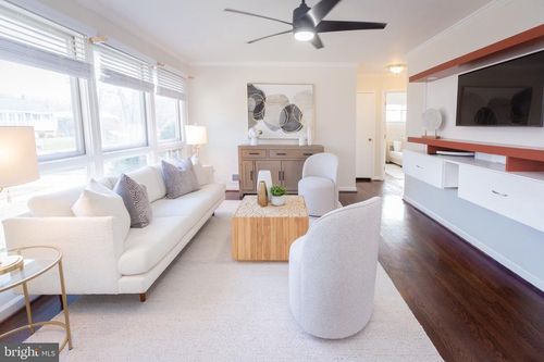 3945 Wendy Ln, SILVER SPRING, MD, 20906-5237 | Card Image