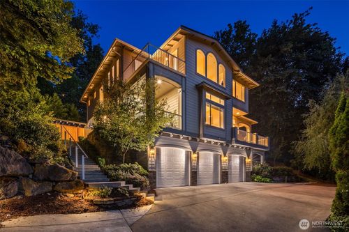 16125 Se 44th Way, Bellevue, WA, 98006-7101 | Card Image