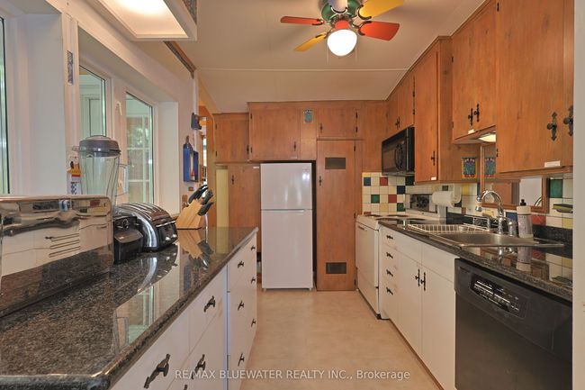 5 Philip St, House other with 7 bedrooms, 5 bathrooms and 5 parking in Huron ON | Image 25