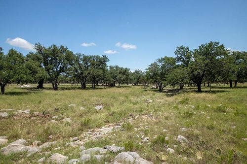 8812 Old Harper Rd, Fredericksburg, TX, 78624 | Card Image