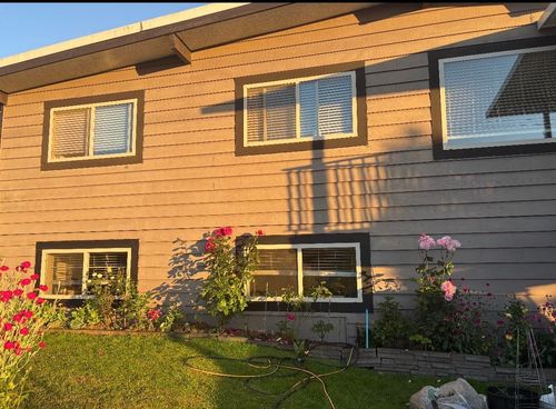 11010 86a Ave, Delta, BC, V4C2Y2 | Card Image